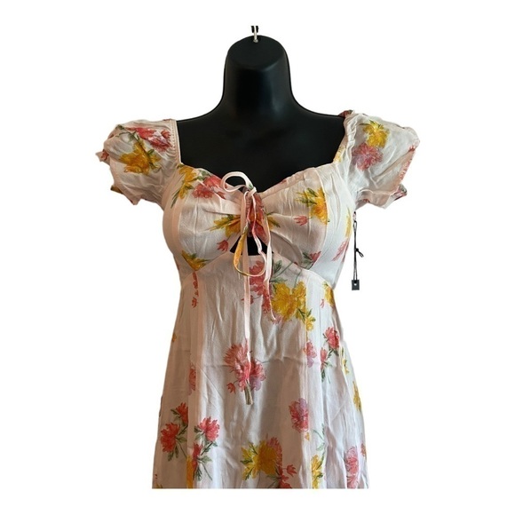 Astr the label KAYLI DRESS BLUSH MULTI FLORAL - Picture 5 of 14